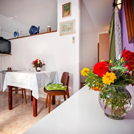 Josip 2304 Apartman *